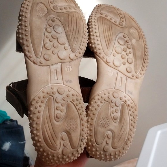 Two lips florid open flat sandals brown sz 11 - Picture 5 of 5